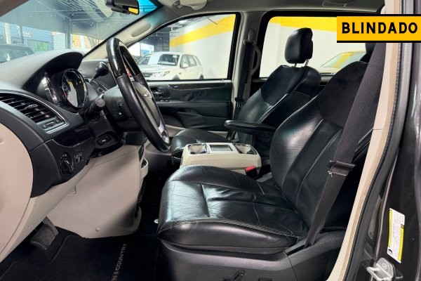 CHRYSLER TOWN & COUNTRY 3.6 LIMITED V6 24V GASOLINA 4P AUTOMÁTICO 2015/2015